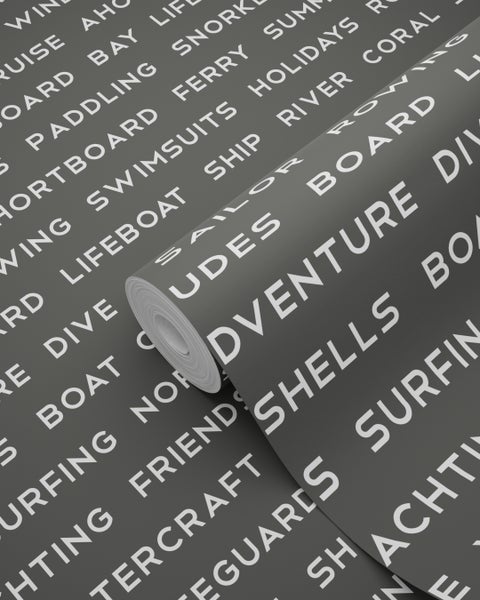 Tapetenrolle mit Aufdruck zum Thema Urlaub