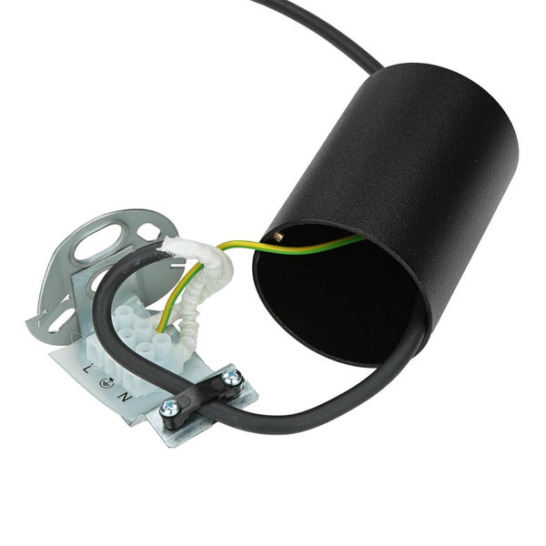 Detailaufnahme eines Lampenanschlusses mit Kabeln und Klemme.