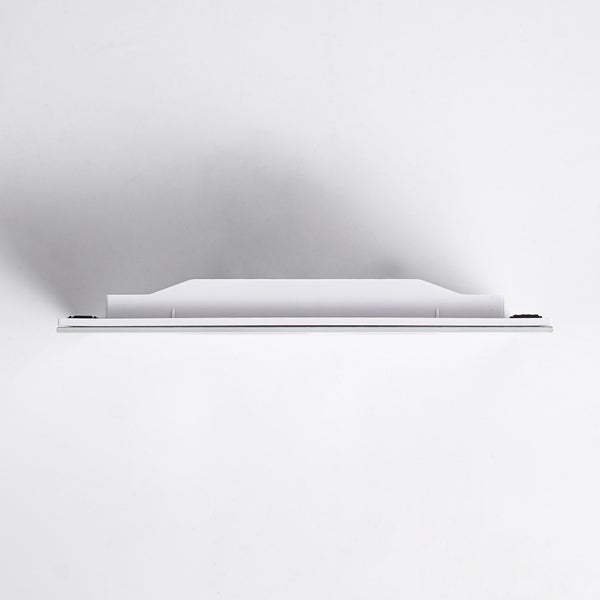 Wandregal mit Glasablage