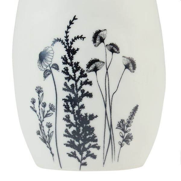 Detailaufnahme einer Vase mit floralen Zeichnungen