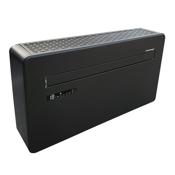 Nahaufnahme eines Heizkörpers mit digitaler Anzeige und Lüftungsschlitzen