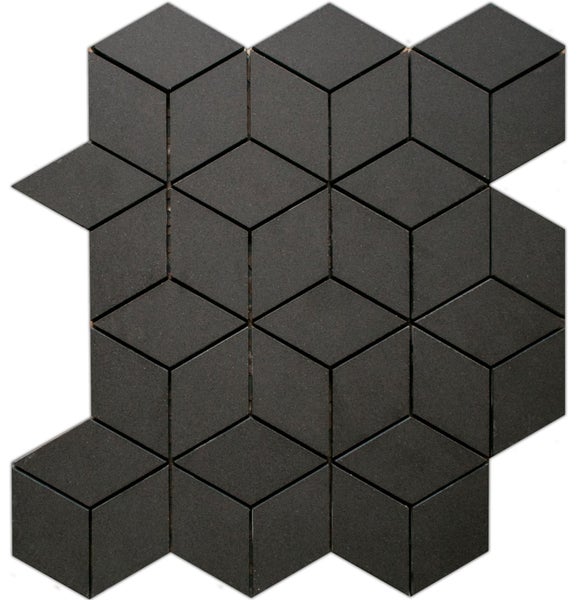 Mosaikfliese aus dunklem Stein mit dreidimensionaler Würfeloptik im Rautenmuster.
