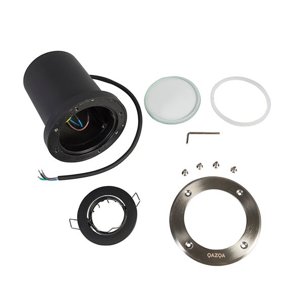 Einzelteile Bodeneinbaustrahler: Gehäuse mit Kabel, Glasscheibe, Dichtung, Innensechskantschlüssel, Schrauben und Edelstahlring mit QAZQA Logo.