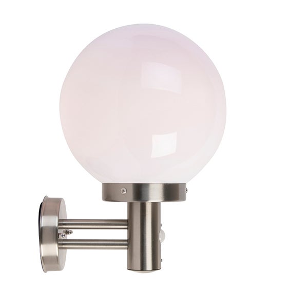 Außenwandleuchte in Kugelform aus Edelstahl mit Bewegungsmelder und weißem Schirm.