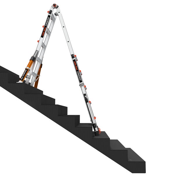 Little Giant Conquest All Terrain Multifunktionsleiter auf einer Treppe stehend