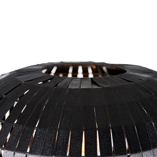 Detailansicht einer Pendelleuchte mit Stoffschirm