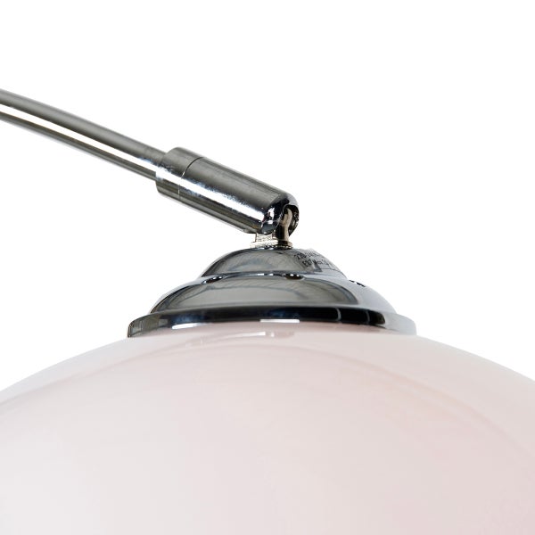 Detail einer Lampe mit verstellbarem Arm und Lampenschirm