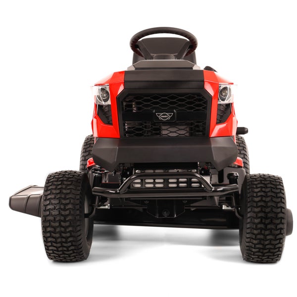 Frontansicht eines rot-schwarzen Hecht Rasentraktors mit breiten Reifen, Scheinwerfern und Frontschutzbügel.