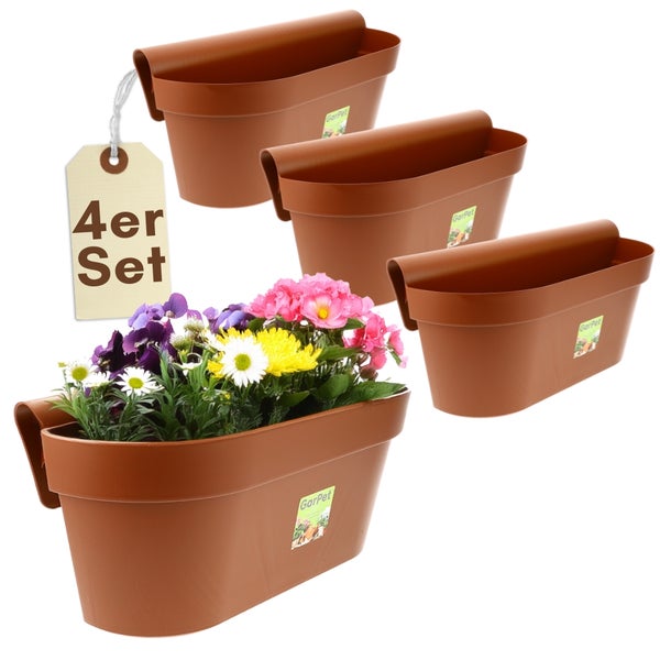 Vierer-Set braune Blumenkästen zum Einhängen, einer bepflanzt