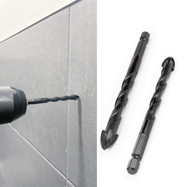 Fliesenbohrer mit Sechskantschaft im Einsatz an einer Wandfliese und zwei einzelne Bohrer mit Kreuzspitze.