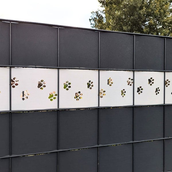 Sichtschutzzaun mit Pfotenabdruckmuster