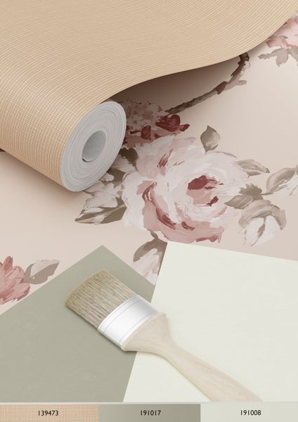 Tapetenmuster mit Blumenmuster, Farbmuster und Pinsel