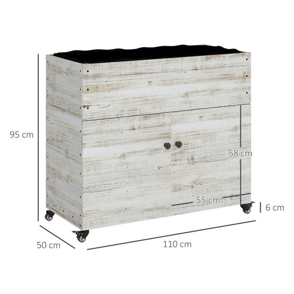 Beiger Teppich mit Fransen und geometrischem Muster