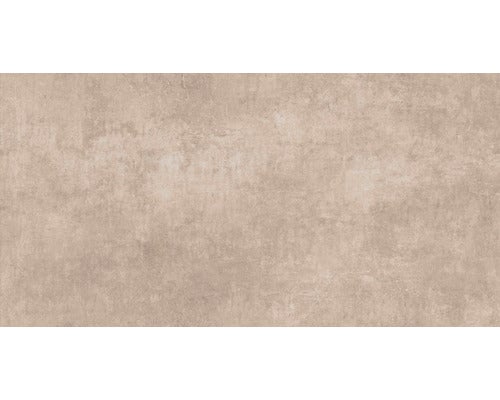 Helles Badezimmer mit zwei Waschbecken, Spiegeln, Toilette und Bidet.