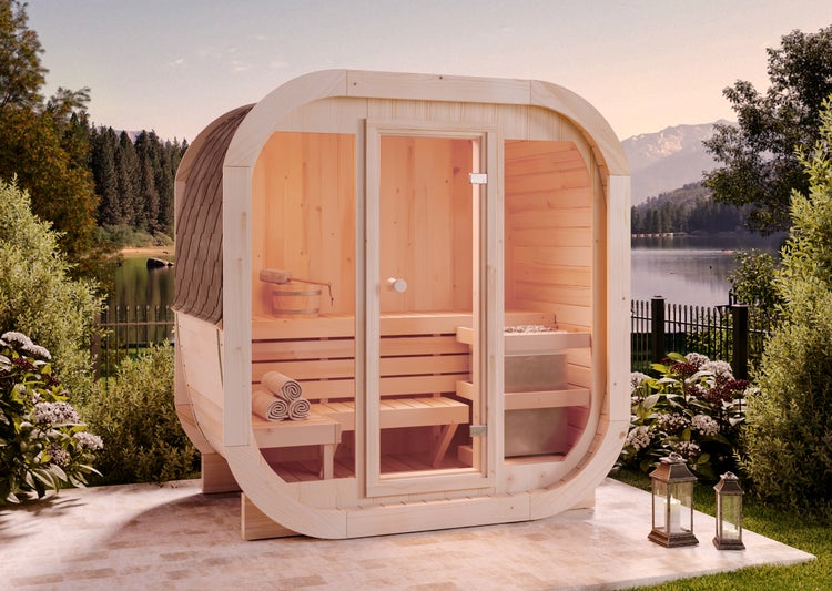 Gartensauna aus Holz in Fassform mit Glasfront, Schindeldach, Innenbänken, Saunaofen und Zubehör.