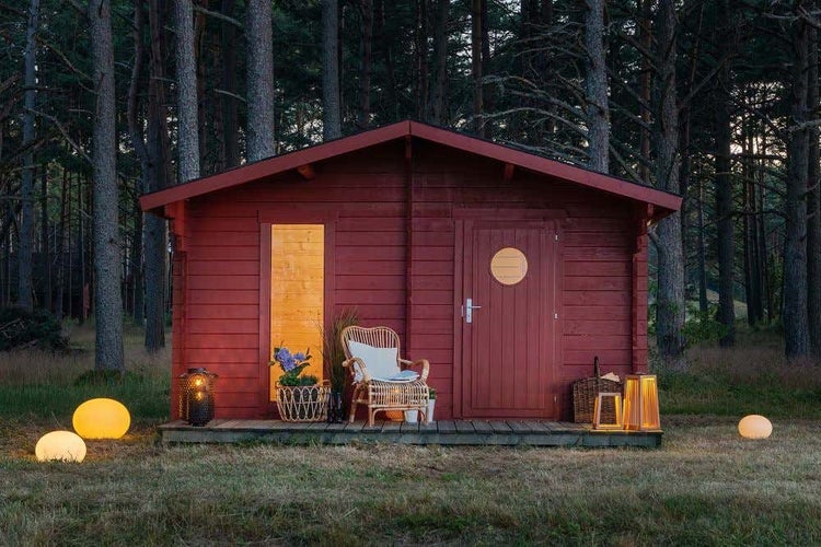 Alpholz Sauna Vinja Gartensauna 2 Sitzbänke aus Holz, Sauna mit 44 mm Wandstärke Außensauna, Naturbelassen