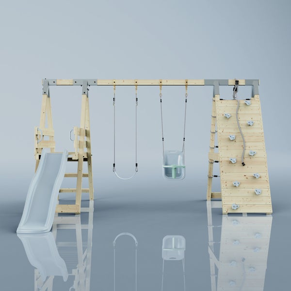 Kinderspielgerät aus Holz mit Rutsche, zwei Schaukeln, Kletterwand mit Griffen und Kletterseil.