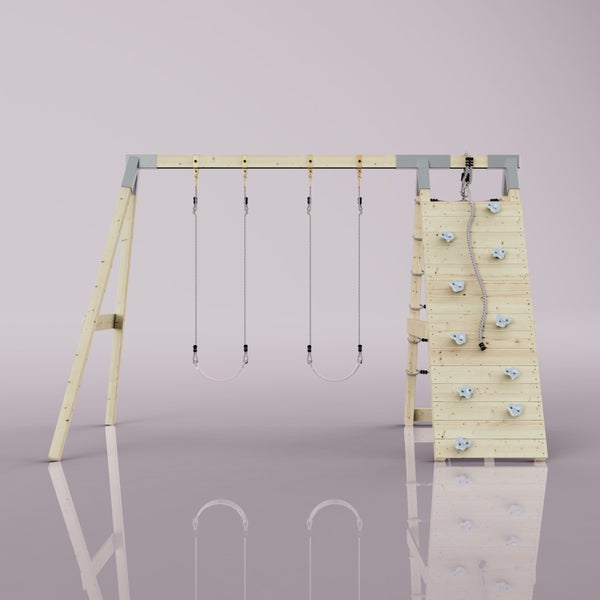 Schaukelgerüst aus Holz mit zwei Schaukeln und einer Kletterwand mit Klettergriffen und Seil.