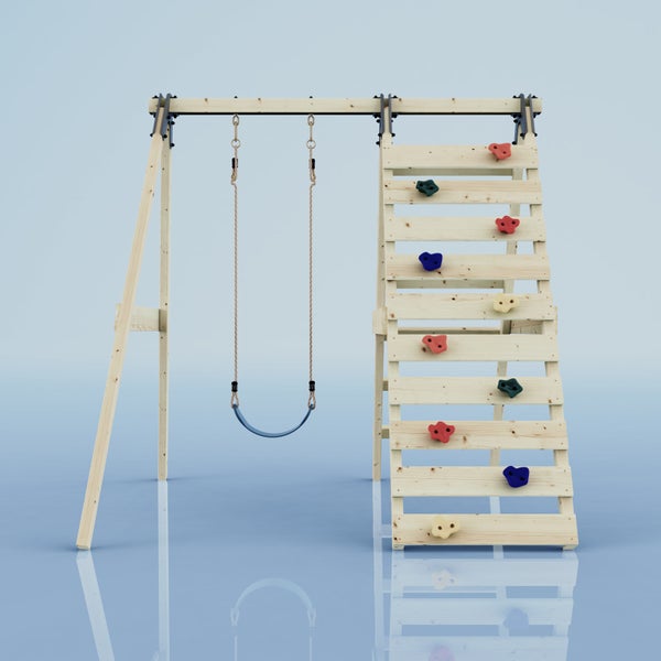 Kinderspielgerät aus Holz mit einer Schaukel und einer Kletterwand mit bunten Griffen.