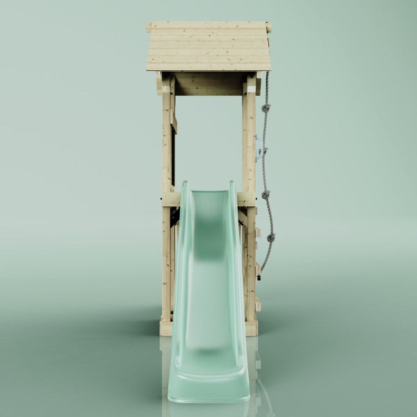 Spielturm aus Holz mit Rutsche und Kletterseil