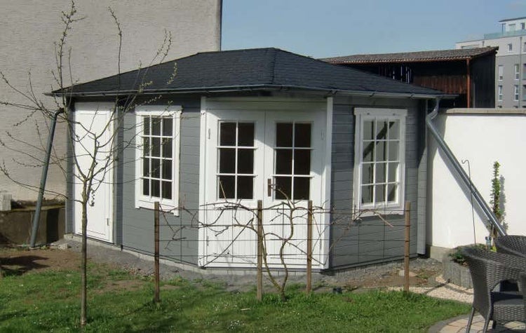 Alpholz 5-Eck Gartenhaus Modell Rhein ISO aus Holz mit 40 mm Wandstärke und Walmdach