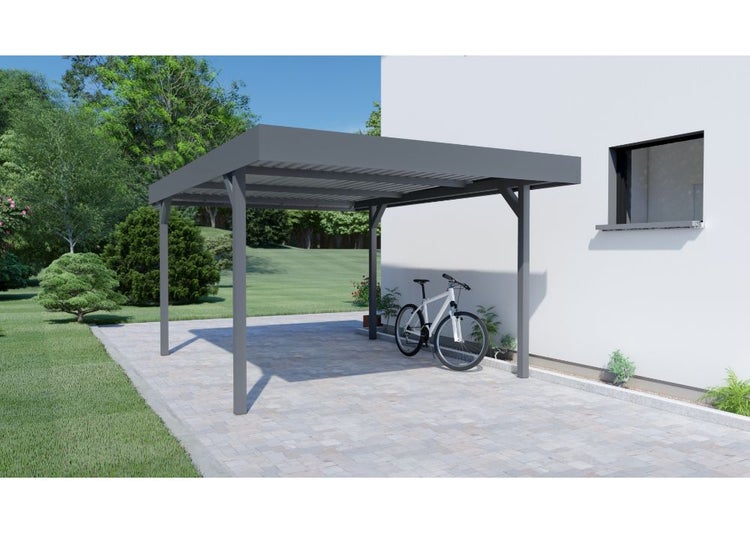 Modernes Metall-Carport mit Flachdach auf gepflasterter Fläche neben einer Hauswand, ein Fahrrad parkt darunter, heller und organisierter Garten.