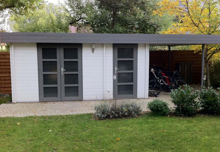 Alpholz Gartenhaus Modern-E mit Schleppdach Gartenhaus aus Holz, Holzhaus mit 44 mm Wandstärke inklusive Schleppdach, Blockbohlenhaus mit Montagematerial, Naturbelassen 4,7x3,2m