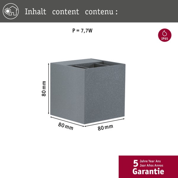 Kubische Außenwandleuchte an einer Fassade
