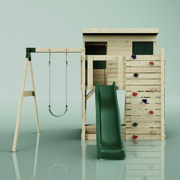 Spielturm aus Holz mit integriertem Spielhaus, Schaukel, Rutsche und Kletterwand.