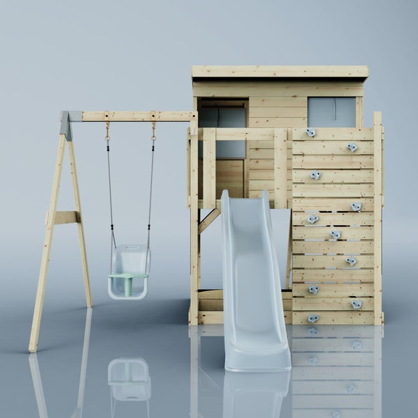 Spielturm aus Holz mit Rutsche, integriertem Sandkasten und Spielhaus auf Stelzen.