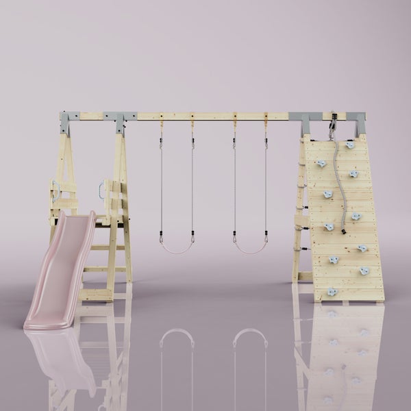 Spielturm aus Holz mit rosa Wellenrutsche, zwei Schaukeln und Kletterwand.